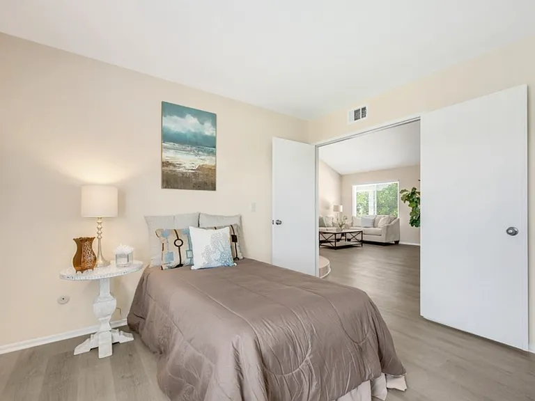 4068 Jeffrey Dr — Photo 6
