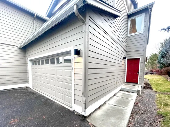 2638 SW Cascade Mountain Ln, Redmond, OR 97756