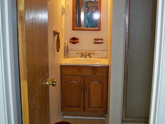 Full Bathroom #2
