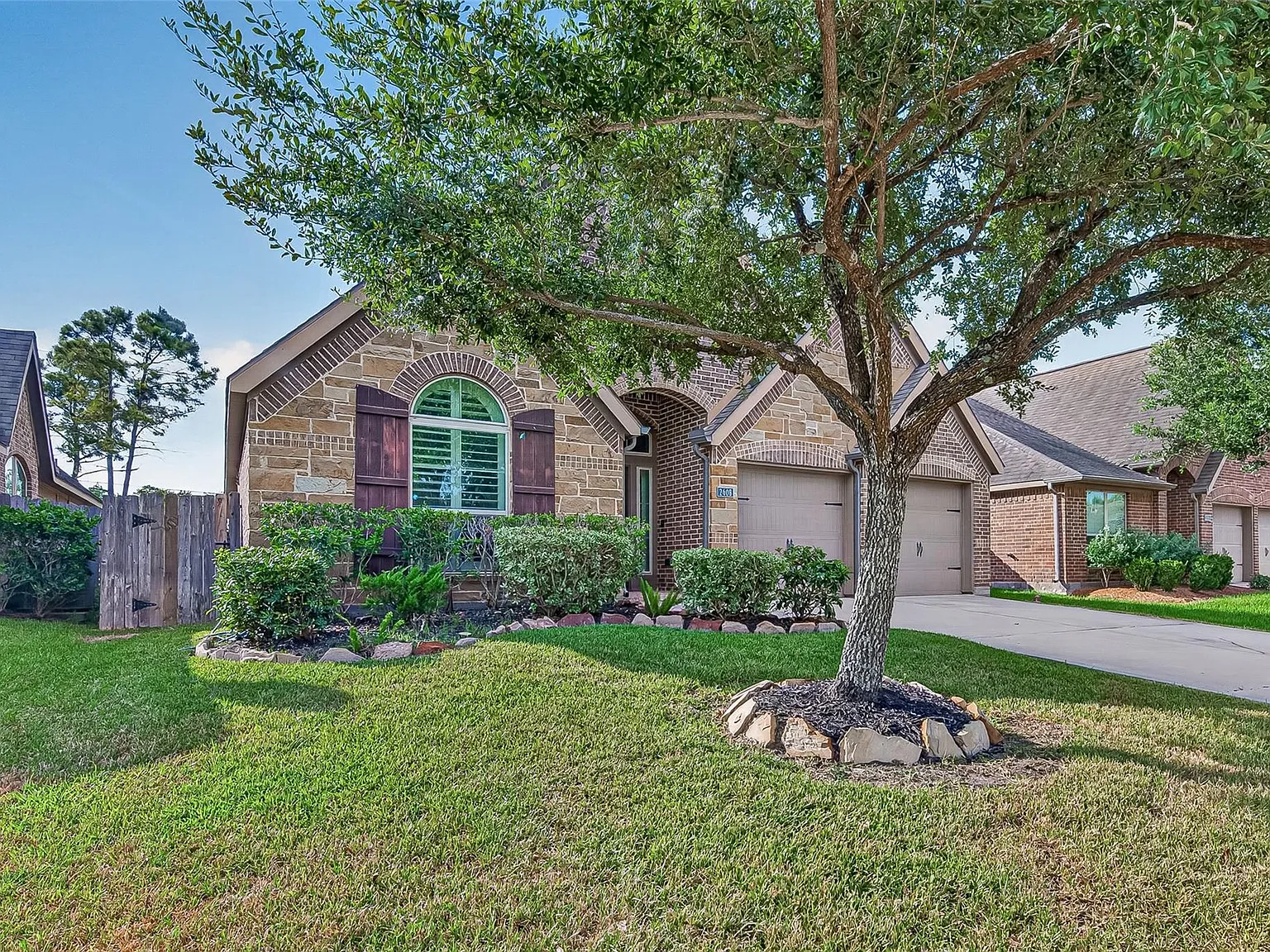 4 bed, 2.0 bath, 2218 sqft, $2,750 — Photo 2