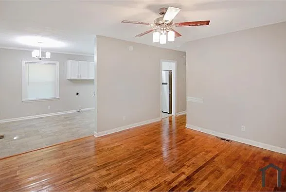 3 bed, $1,395 — Photo 2
