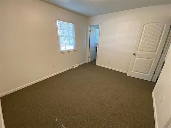 4th image of 1001 Miss Belle St