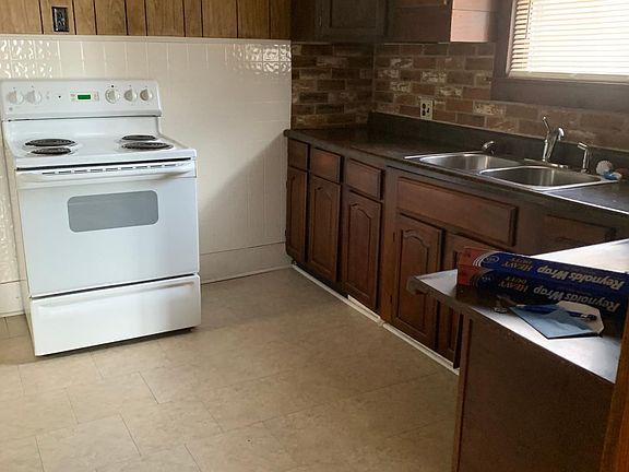 5th image of 405 N Broadview St