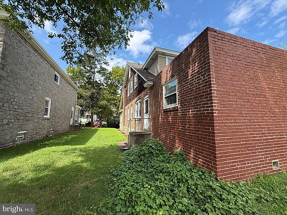 3rd image of 7321 Whitaker Ave #23