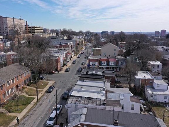 5th image of 1814 W 5th St