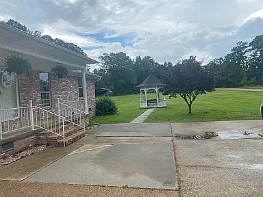 3 bed, 1352 sqft, $1,800 — Photo 3