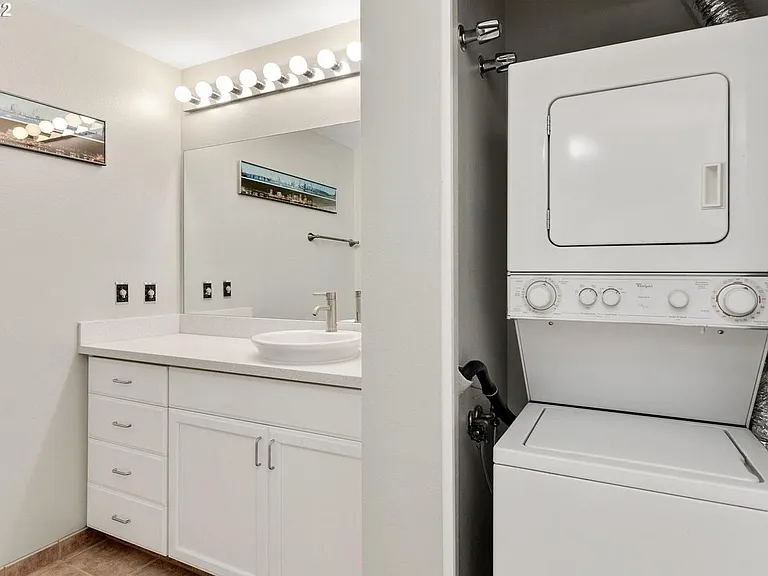 305 S Montgomery St #202 — Photo 13