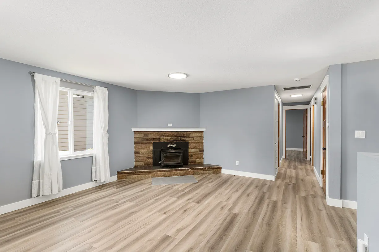 3 bed, 1423 sqft, $2,000 — Photo 3