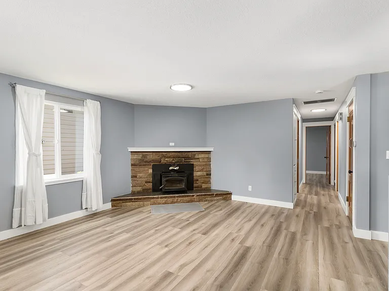 315 Smith Dr — Photo 3