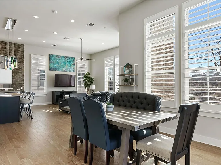 1411 Town Creek Dr #4 — Photo 14