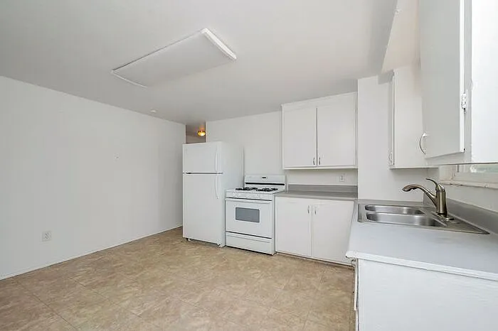 2 bed, 1.0 bath, 825 sqft, $1,350 — Photo 3