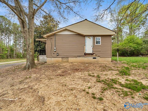 3rd image of 348 Vivian Jarrett Cir