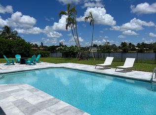 609 Cypress Way E, Naples, FL 34110