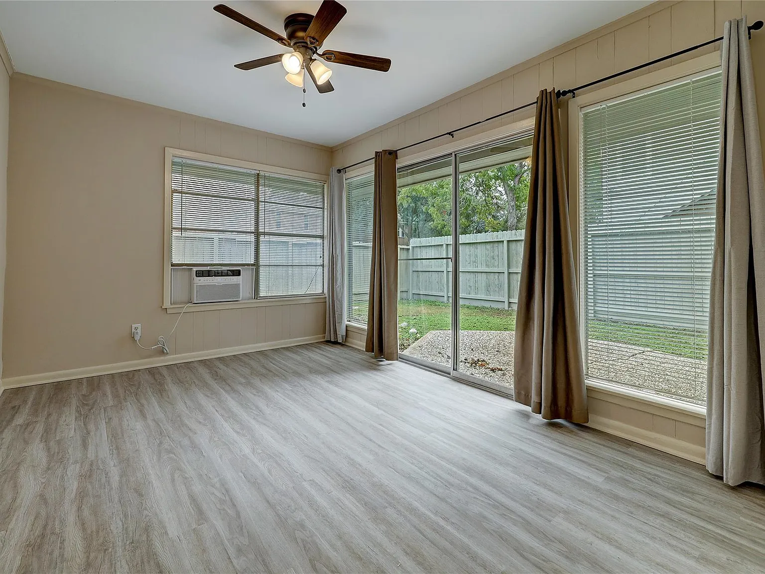 3 bed, 1.0 bath, 1363 sqft, $2,250 — Photo 4