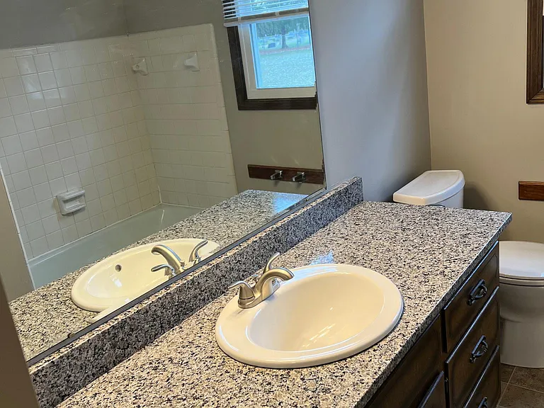 2730 Rosewood St — Photo 21