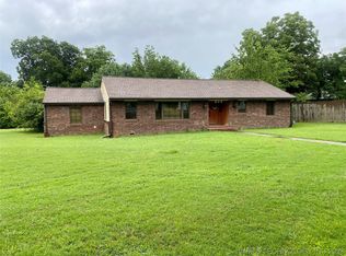 606 SW 4th St, Checotah, OK 74426