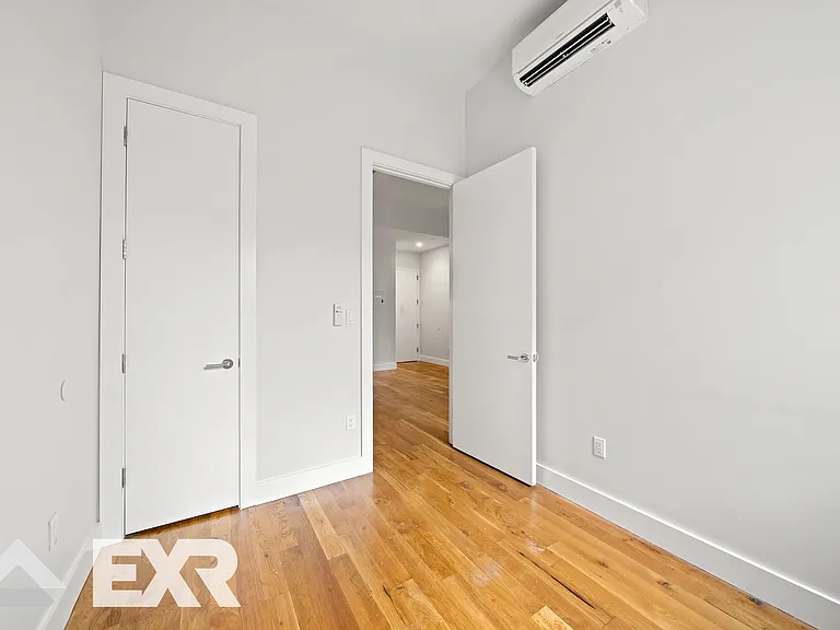 418 Lexington Ave #1E — Photo 10