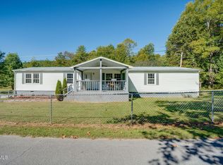220 Falls Rd, Hampton, TN 37658
