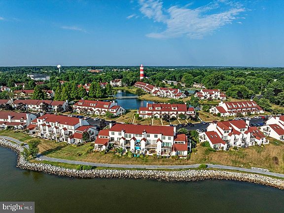 3rd image of 34 Queen Anne Way #F