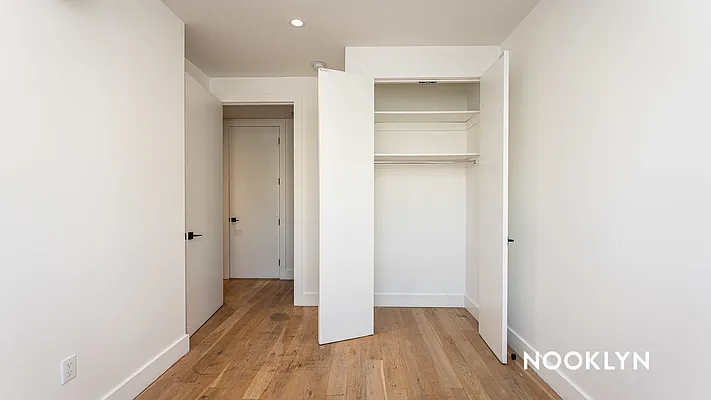 Rented by Nooklyn NYC LLC | media 43