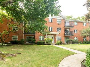 819 E Miner St UNIT 1A, Arlington Heights, IL 60004