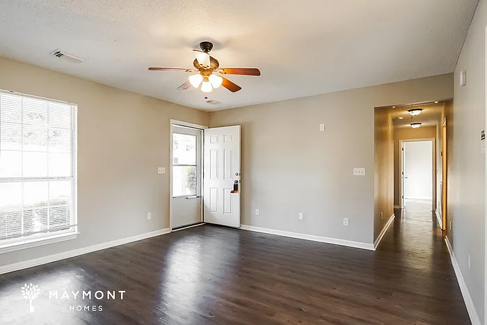 3 bed, 2.0 bath, 1100 sqft, $1,450 — Photo 3