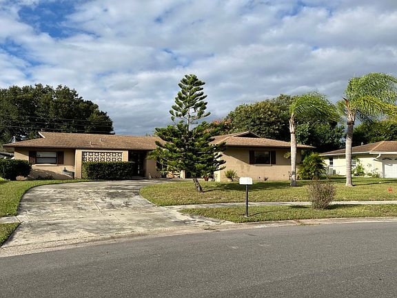 3rd image of 3401 Ferndell Dr