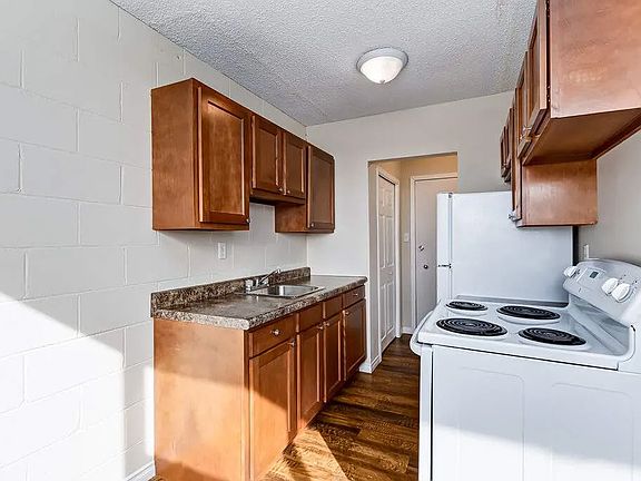 5th image of 243 Bradbrooke Dr #18