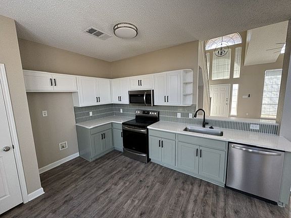 3rd image of 133 Bowie Dr