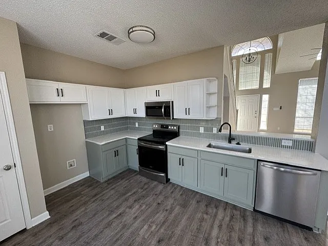 133 Bowie Dr — Photo 3
