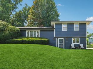 2074 NW 80th Ct, Clive, IA 50325