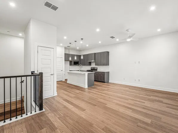 200 W 56th St Unit 2103, Austin, TX 78751