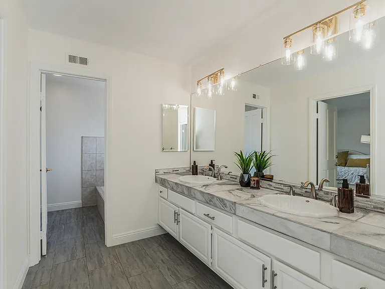 263 Fox Hills Dr — Photo 21