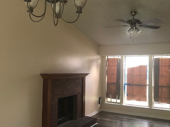 Living room/ dining room