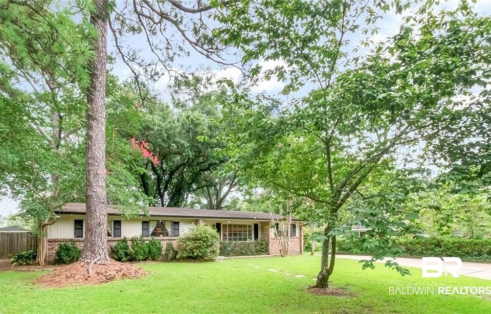 1st image of 605 W Barksdale Dr