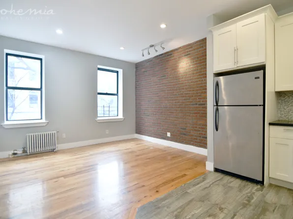 25 Fort Washington Avenue image 1 of 7