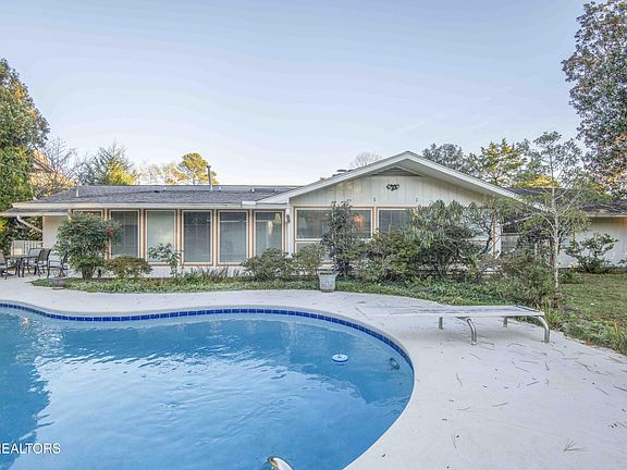 5th image of 8613 Wimbledon Dr