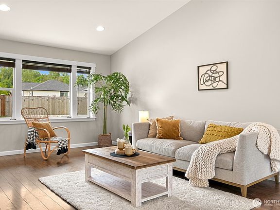3rd image of 5566 Fisher Place