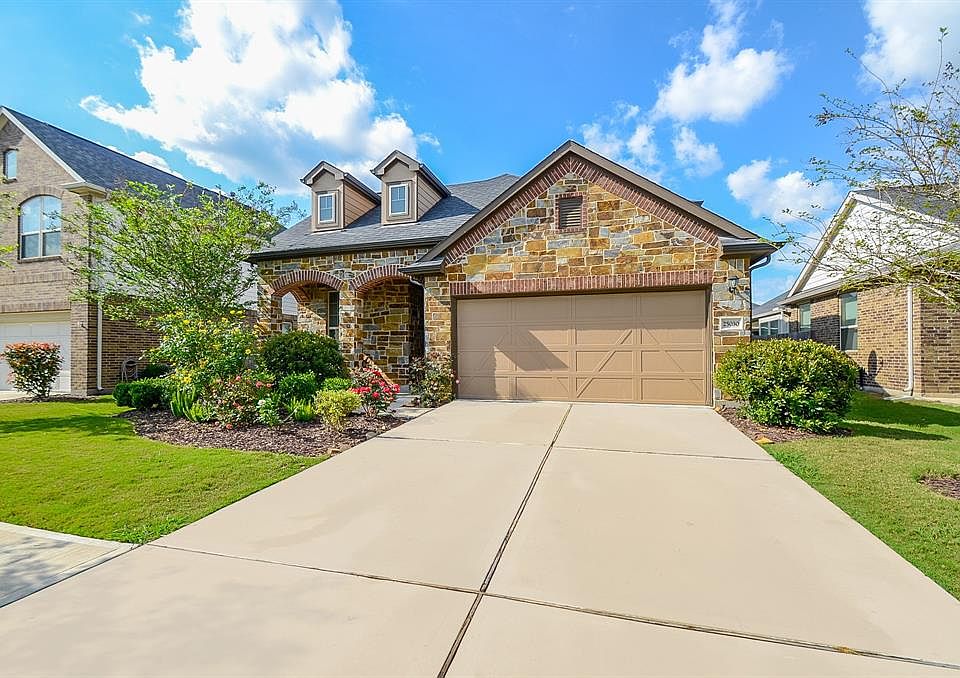 1st image of 25030 Lakecrest Glen Dr