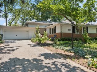 3415 Ralmark Ln, Glenview, IL 60026