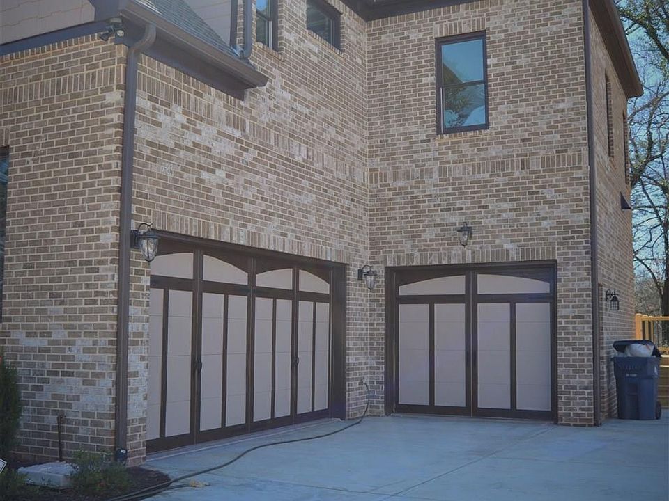1st image of 2417 Siesta Ct #8