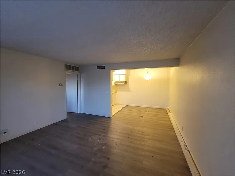 615 S Royal Crest Cir #10 — Photo 10