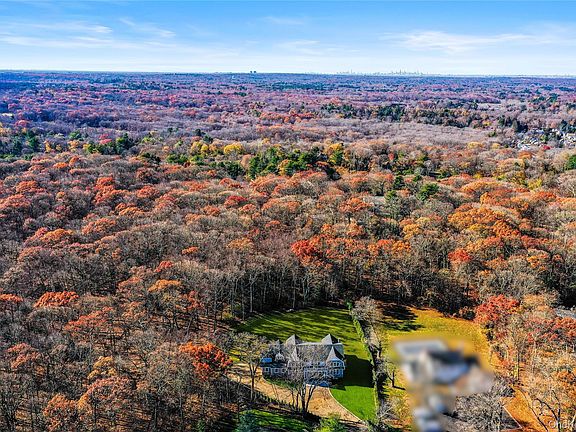 3rd image of 541 Split Rock Road