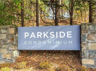 10696 Weymouth St APT 202, Bethesda, MD 20814