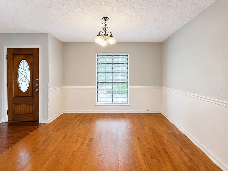 16606 Martins Ferry St — Photo 5