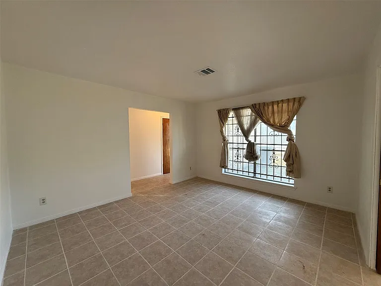 7325 Ley Rd — Photo 7