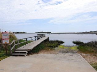 102 Royal Oak Dr, Wilmington, NC 28409