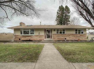 1722 Morningside Dr, Rapid City, SD 57701
