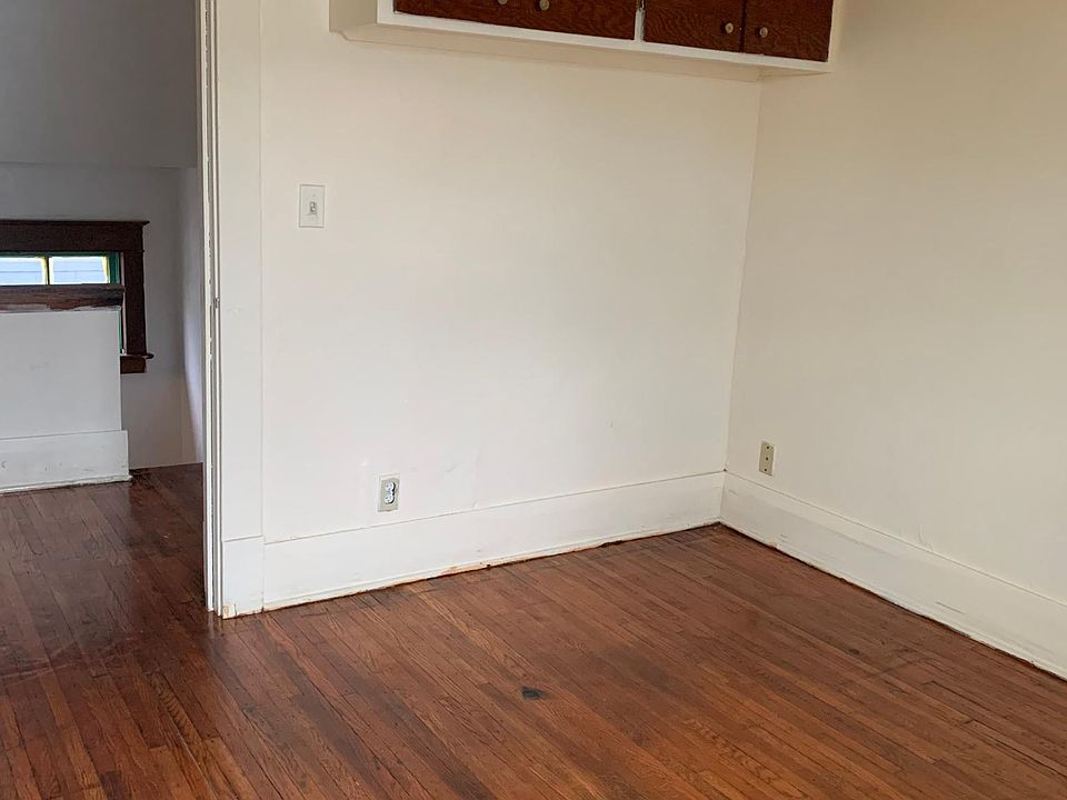 1st image of 82 Elmer Ave