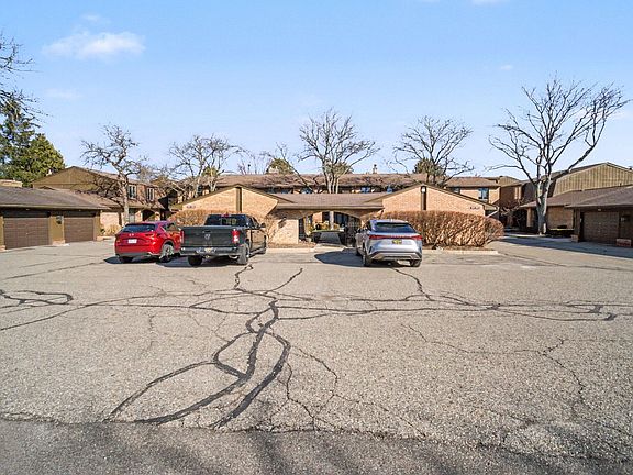 5th image of 863 Greenhills Dr